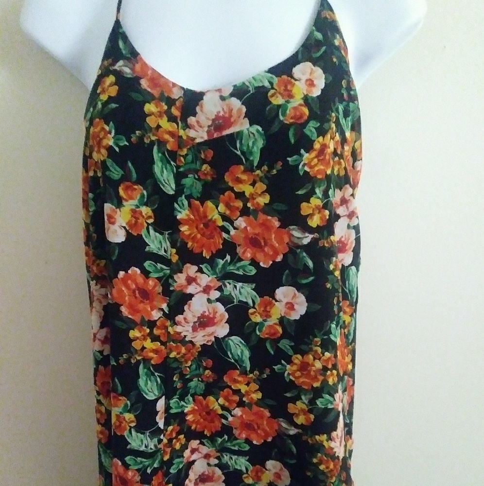 Floral top S NWT